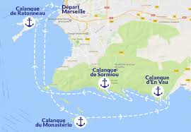 Naviguer à travers les Calanques en bateau : Une expérience maritime inoubliable