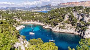 visite des calanques en bateau avec baignade cassis