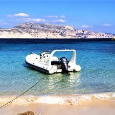 Excursion en Bateau au Départ de Cassis pour Découvrir les Calanques