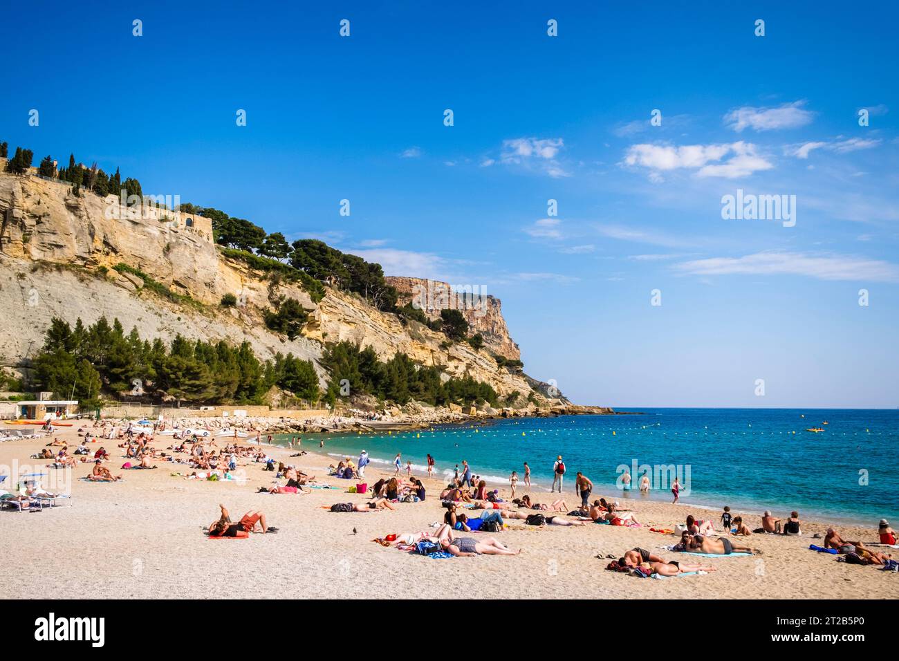 Découvrez la Beauté de Cassis Plage sur la Côte d’Azur