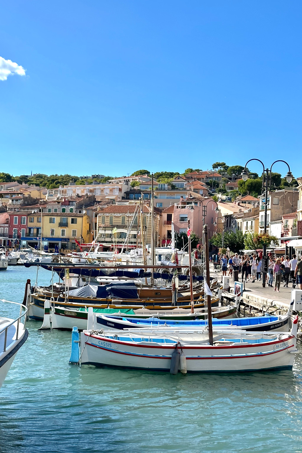 Découvrez le Charme du Port de Cassis sur la Côte Méditerranéenne