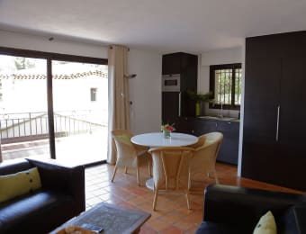 Exploration des Jardins de Cassis: Une Oasis Naturelle sur la Côte Méditerranéenne