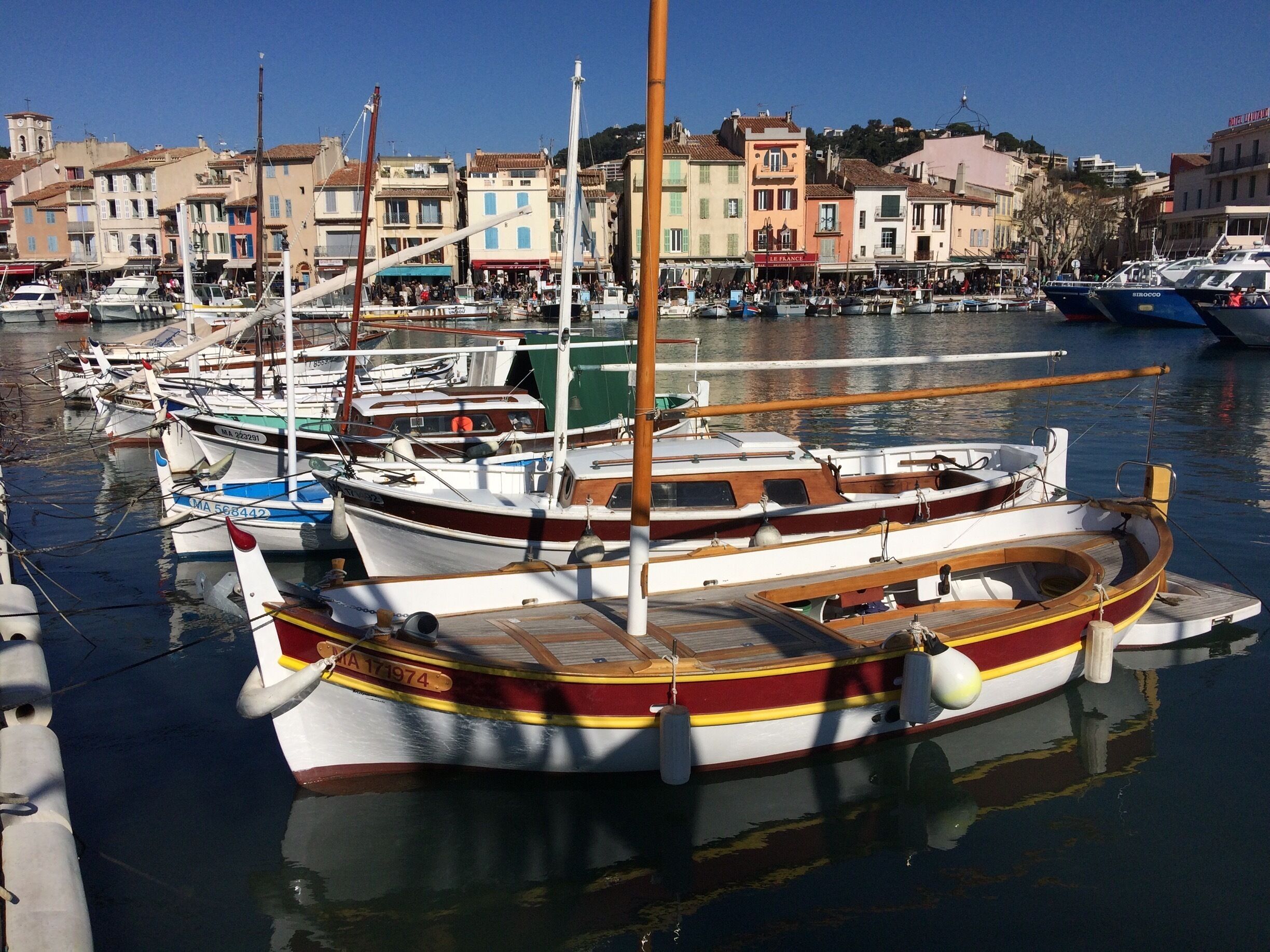 Découvrez le Charme du Port de Cassis en France