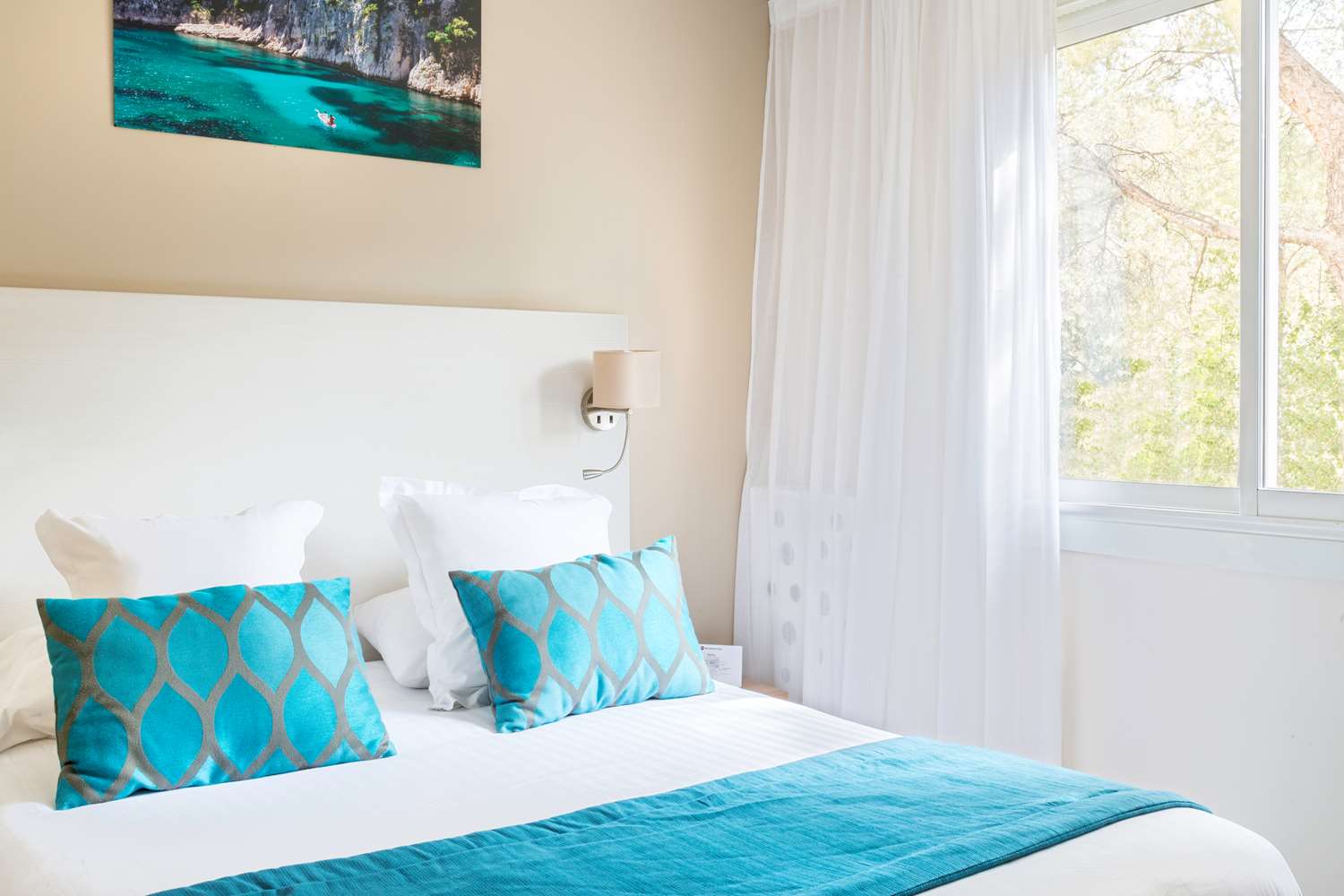 Découvrez l&rsquo;Élégance de l&rsquo;Hôtel Cassis Port en Bord de Mer