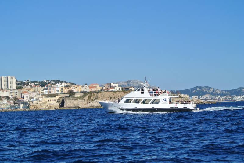 bateau calanques départ cassis