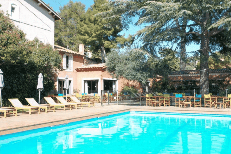 Découvrez le Château Hôtel de Cassis: Luxe et Élégance en Bord de Mer
