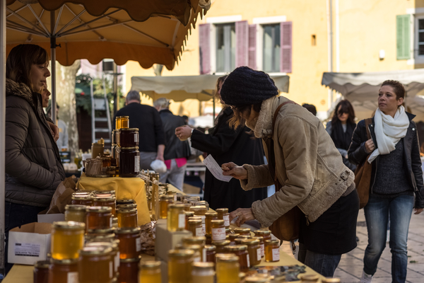 Le Jour de Marché à Cassis : Une Explosion de Saveurs et de Couleurs !