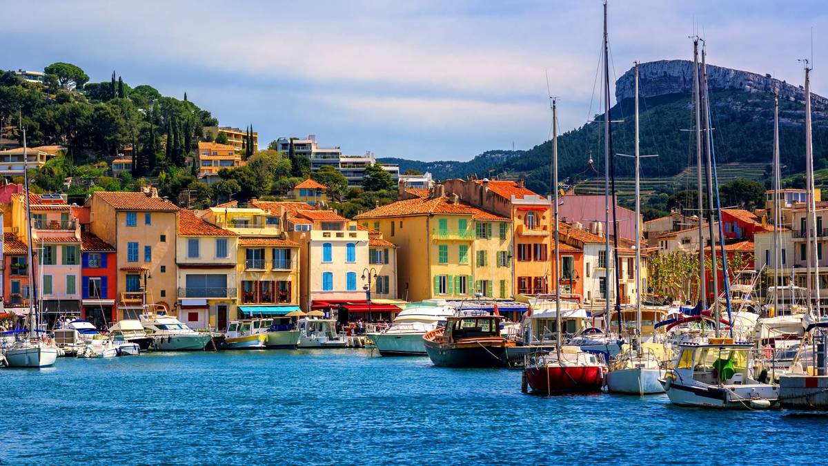 Découvrez la Beauté de Cassis, 13 à Travers des Photos Captivantes