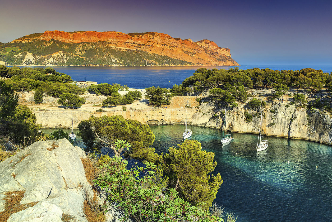 Cassis et alentours : mer, calanques et villages provençaux